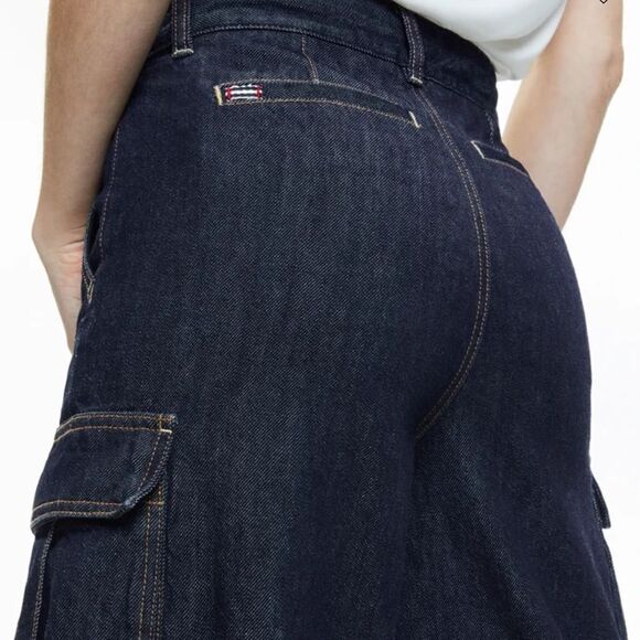 Alice + Olivia KAL BAGGY CARGO SIDE SLIT
JEAN NWOT - Picture 6 of 13